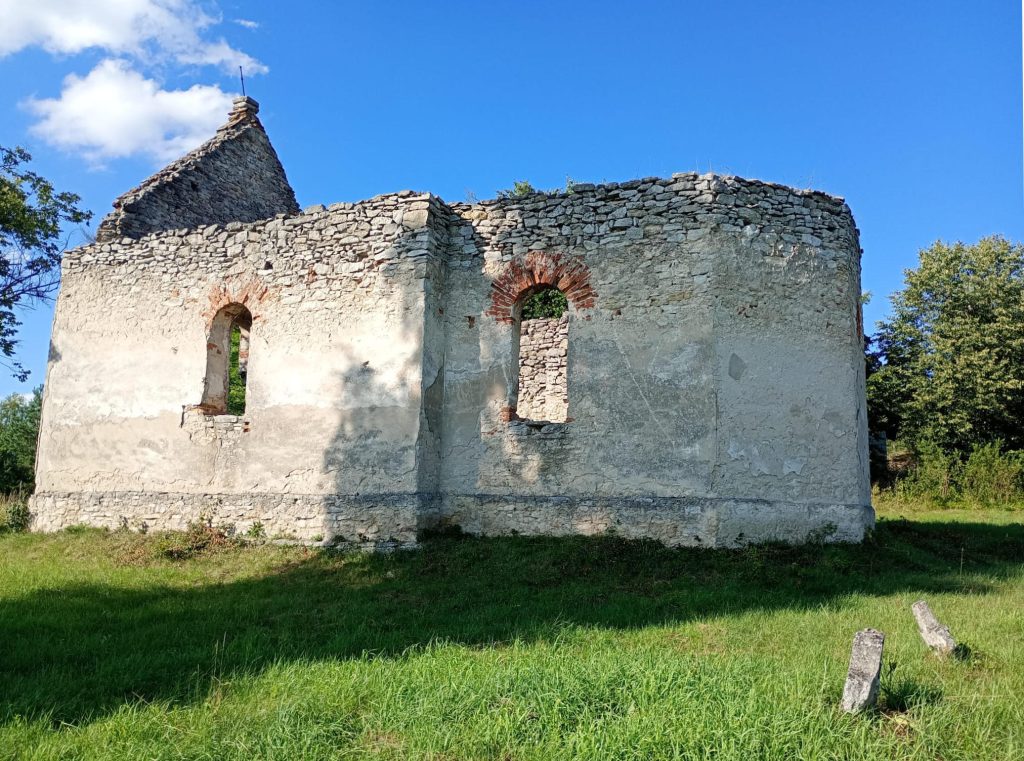 Huta Różaniecka ruiny cerkwi