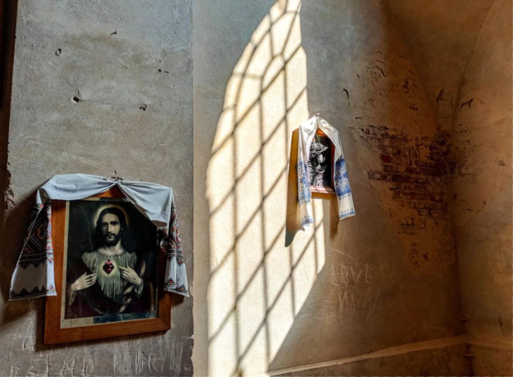 Płazy cerkiew wnętrze i obraz Jezusa